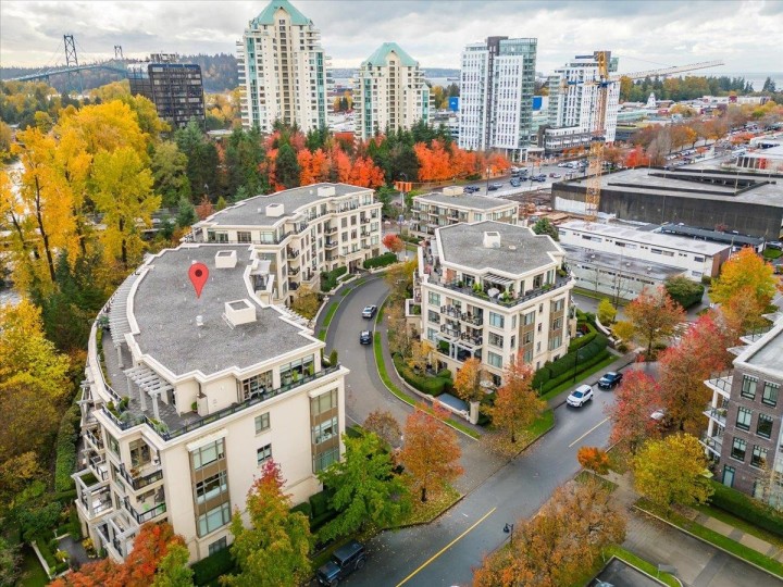 Photo 1 at PH - 526 Waters Edge Crescent, Park Royal, West Vancouver