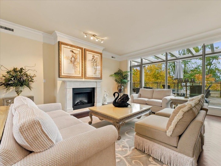 Photo 5 at PH - 526 Waters Edge Crescent, Park Royal, West Vancouver