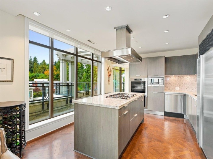 Photo 9 at PH - 526 Waters Edge Crescent, Park Royal, West Vancouver