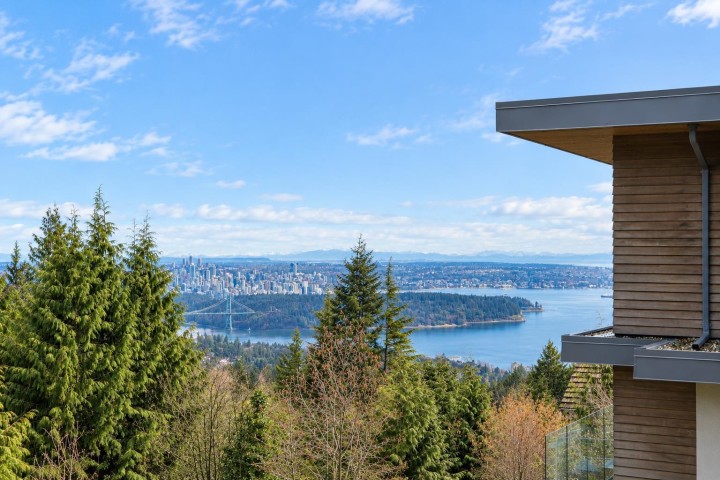 Photo 1 at 1448 Sandhurst Place, Chartwell, West Vancouver