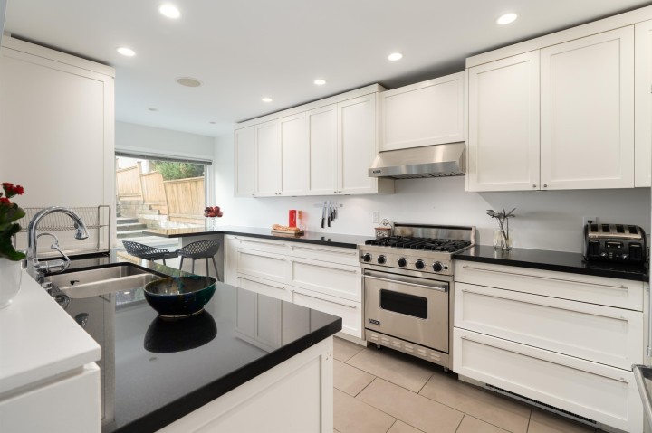 Photo 12 at 3328 W 30th Avenue, Dunbar, Vancouver West