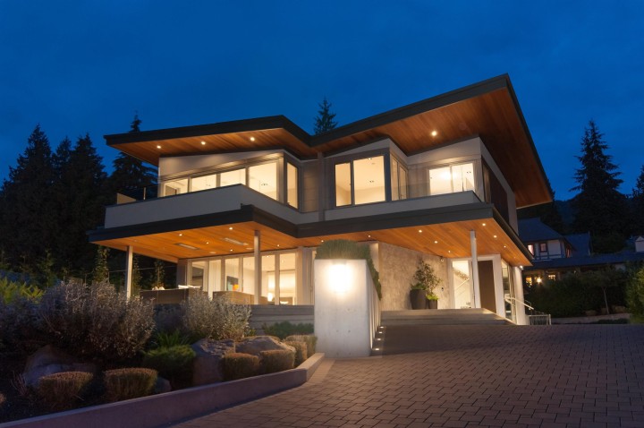 Photo 2 at 3023 Mathers Avenue, Altamont, West Vancouver
