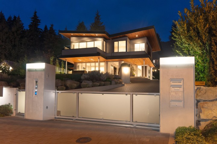 Photo 1 at 3023 Mathers Avenue, Altamont, West Vancouver