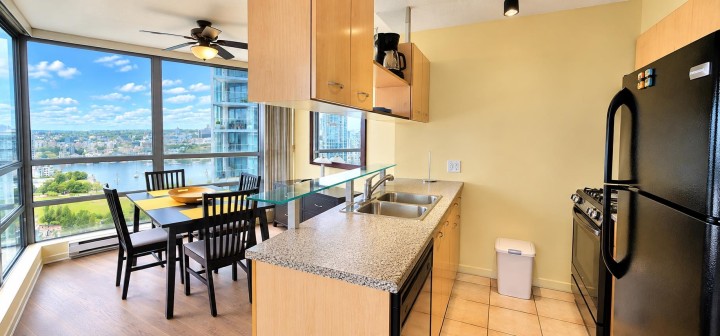 Photo 3 at 2009 - 501 Pacific Street, Downtown VW, Vancouver West