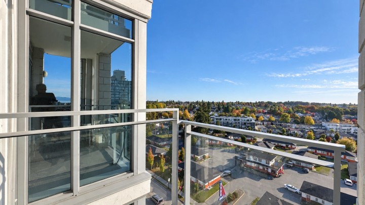 Photo 10 at 1105 - 2435 Kingsway, Collingwood VE, Vancouver East