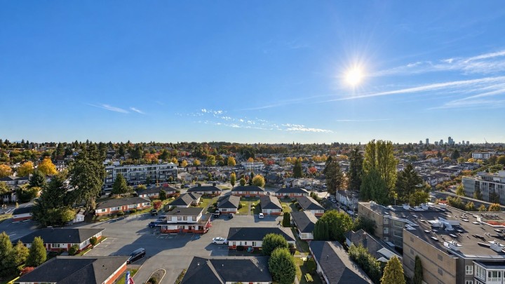 Photo 11 at 1105 - 2435 Kingsway, Collingwood VE, Vancouver East