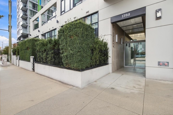 Photo 32 at 402 - 1788 Ontario Street, Mount Pleasant VE, Vancouver East