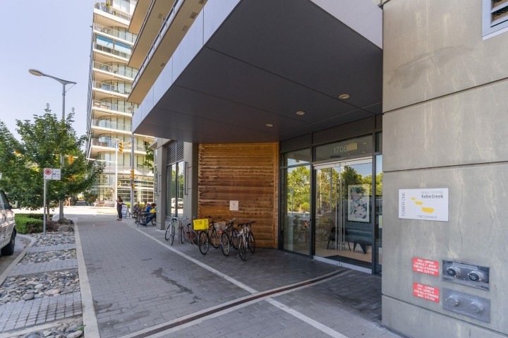 Photo 21 at 711 - 1708 Columbia Street, False Creek, Vancouver West