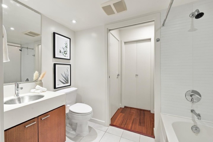 Photo 16 at 409 - 328 E 11th Avenue, Mount Pleasant VE, Vancouver East