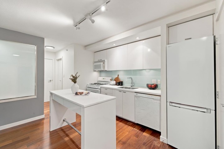 Photo 10 at 409 - 328 E 11th Avenue, Mount Pleasant VE, Vancouver East