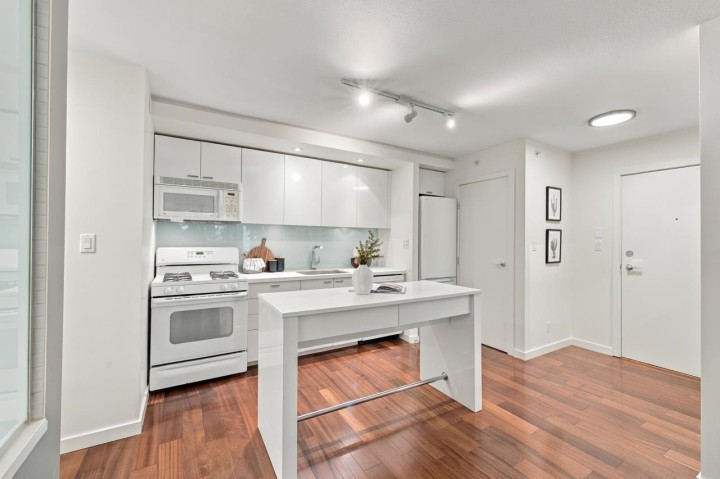 Photo 8 at 409 - 328 E 11th Avenue, Mount Pleasant VE, Vancouver East
