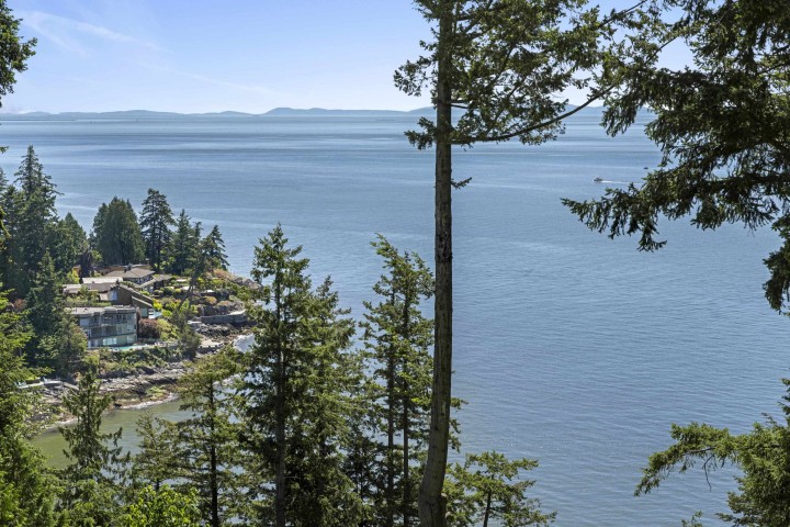 Photo 9 at 6180 Candia Place, Gleneagles, West Vancouver