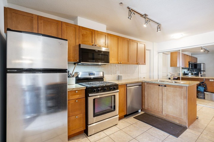 Photo 9 at 310 - 2636 E Hastings Street, Renfrew VE, Vancouver East