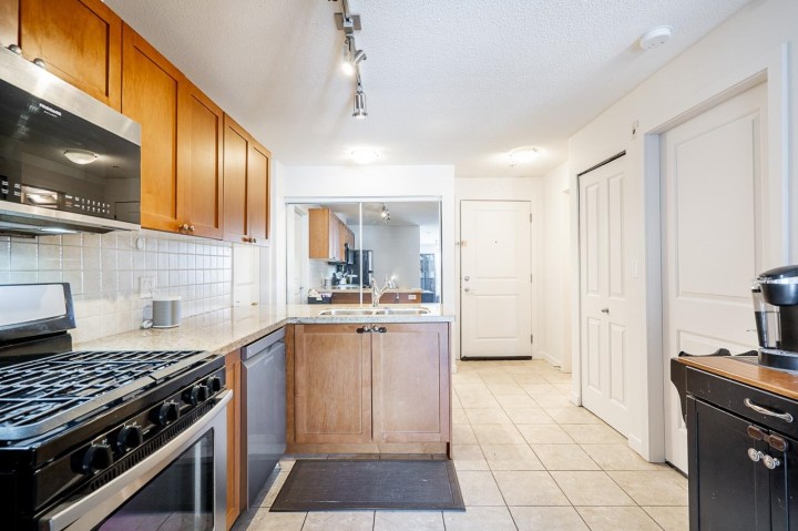 Photo 10 at 310 - 2636 E Hastings Street, Renfrew VE, Vancouver East
