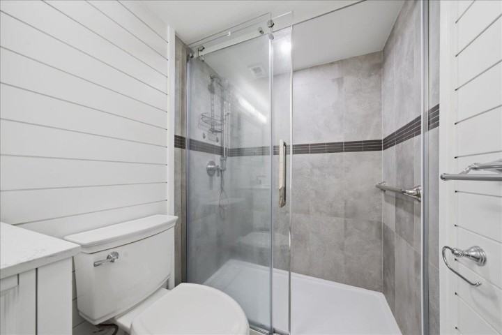 Photo 24 at 802 - 1745 Esquimalt Avenue, Ambleside, West Vancouver