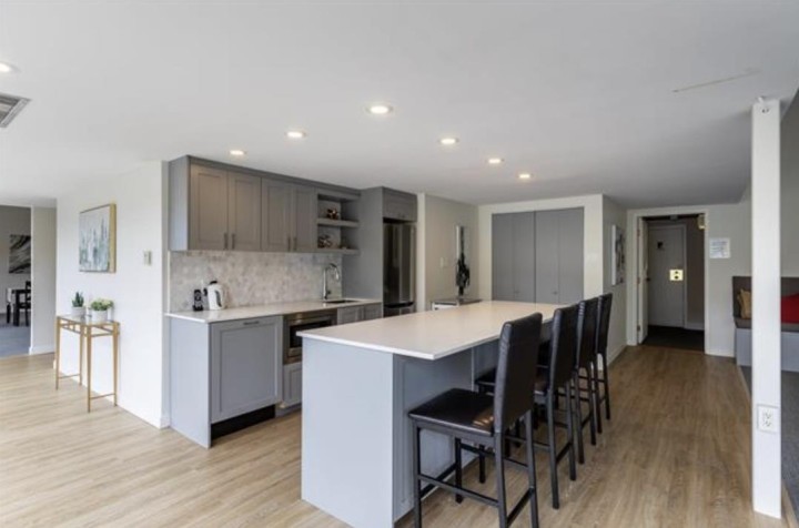 Photo 31 at 802 - 1745 Esquimalt Avenue, Ambleside, West Vancouver