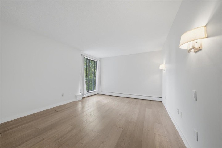 Photo 21 at 802 - 1745 Esquimalt Avenue, Ambleside, West Vancouver