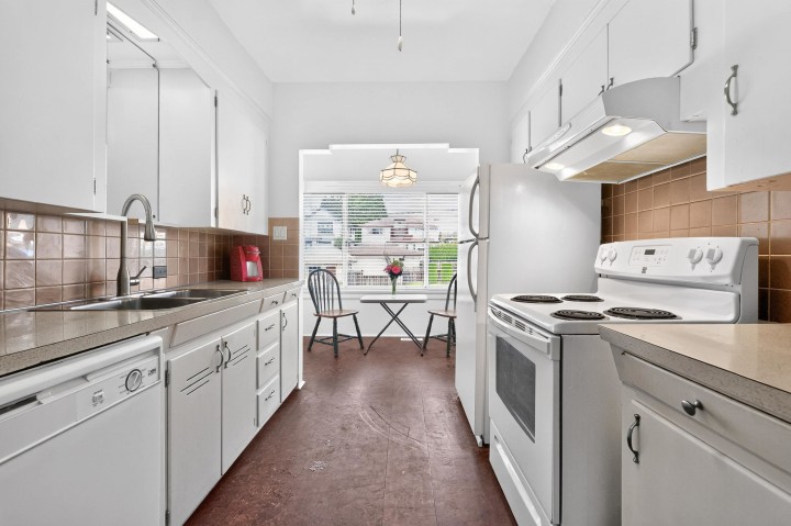 Photo 12 at 2345 W 18th Avenue, Arbutus, Vancouver West