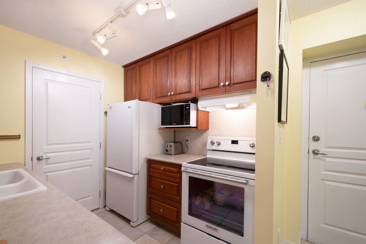 Photo 4 at 805 - 5639 Hampton Place, University VW, Vancouver West