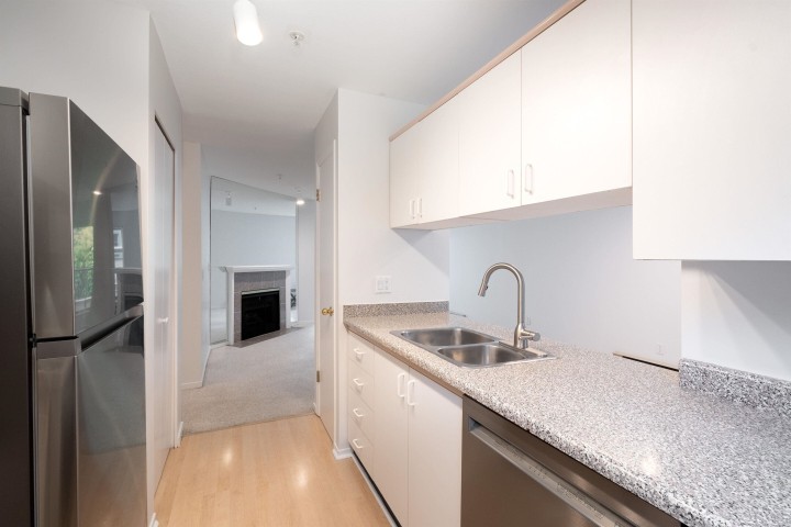 Photo 17 at 210 - 2250 W 3rd Avenue, Kitsilano, Vancouver West