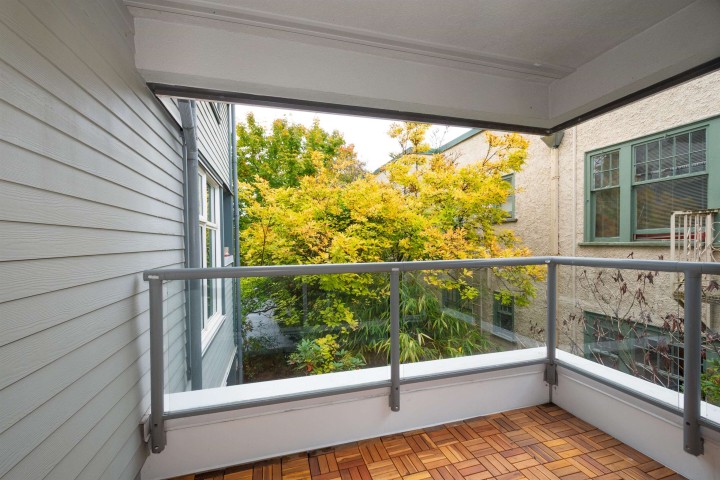 Photo 8 at 210 - 2250 W 3rd Avenue, Kitsilano, Vancouver West