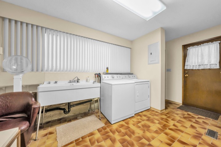 Photo 27 at 4195 Nanaimo Street, Victoria VE, Vancouver East