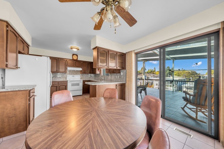 Photo 12 at 4195 Nanaimo Street, Victoria VE, Vancouver East