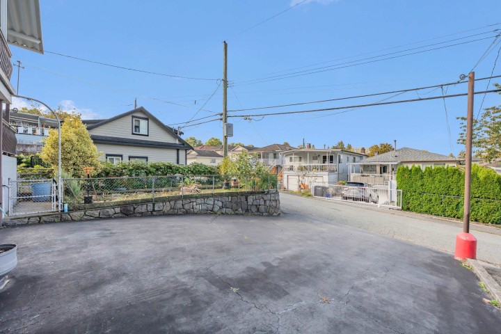 Photo 36 at 4195 Nanaimo Street, Victoria VE, Vancouver East