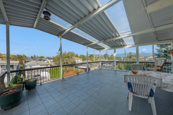 Photo 14 at 4195 Nanaimo Street, Victoria VE, Vancouver East