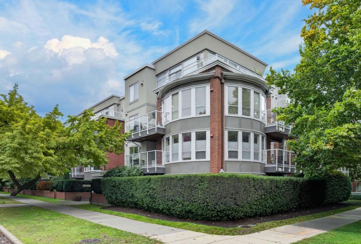 Photo 2 at 208 - 2288 W 12th Avenue, Kitsilano, Vancouver West