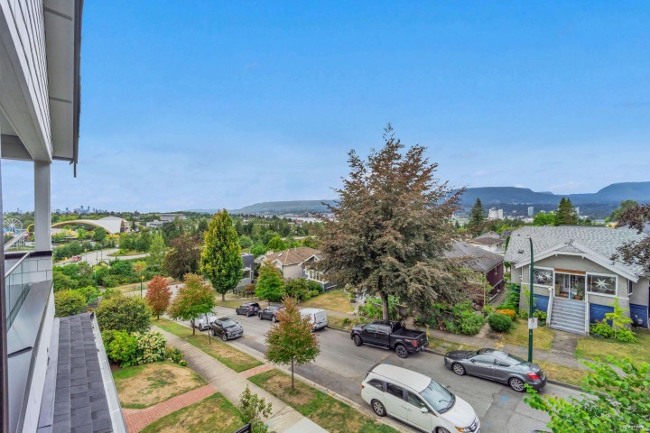 Photo 1 at 1 - 3436 Triumph Street, Hastings Sunrise, Vancouver East