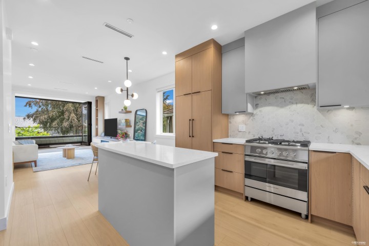 Photo 8 at 1 - 3436 Triumph Street, Hastings Sunrise, Vancouver East