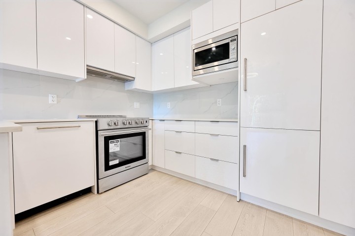 Photo 7 at 406 - 5399 Joyce Street, Collingwood VE, Vancouver East