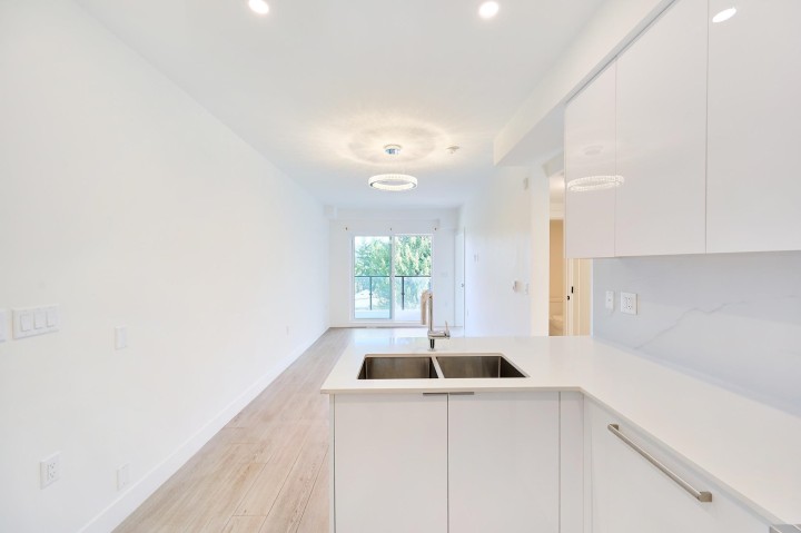 Photo 9 at 406 - 5399 Joyce Street, Collingwood VE, Vancouver East