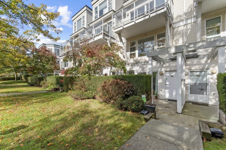 Photo 11 at 26 - 2723 North E Kent Avenue, South Marine, Vancouver East