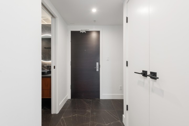 Photo 19 at 303 - 988 Richards Street, Yaletown, Vancouver West