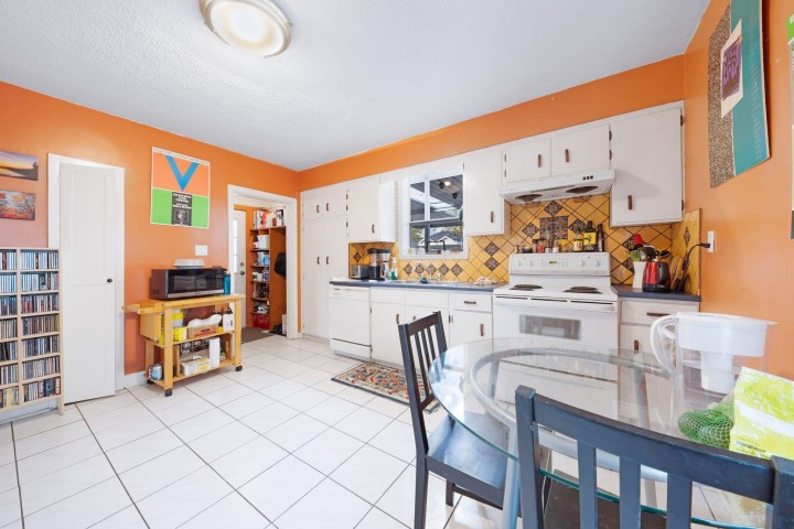 Photo 13 at 2865 Grant Street, Renfrew VE, Vancouver East