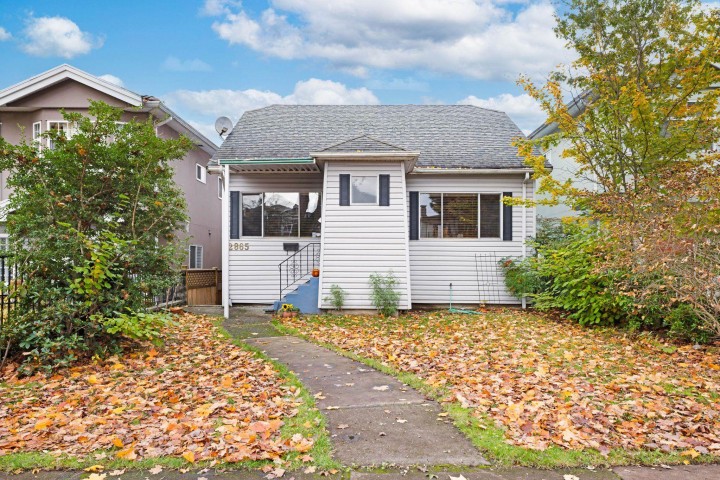 Photo 1 at 2865 Grant Street, Renfrew VE, Vancouver East