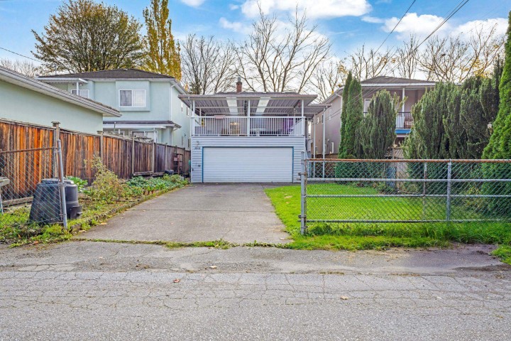 Photo 5 at 2865 Grant Street, Renfrew VE, Vancouver East
