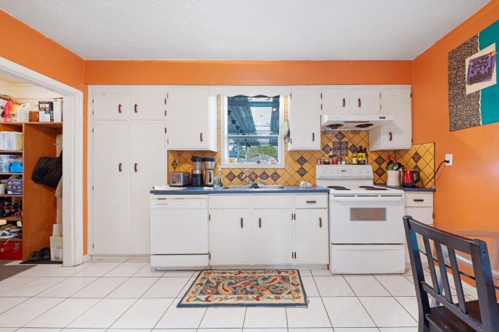 Photo 11 at 2865 Grant Street, Renfrew VE, Vancouver East
