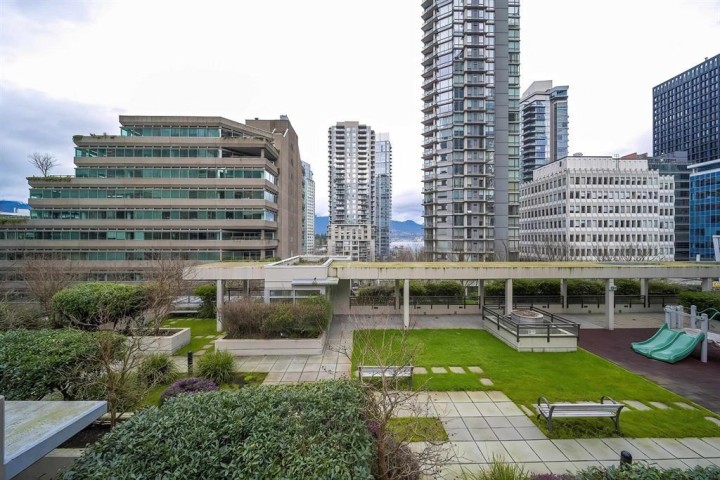 Photo 26 at 303 - 1211 Melville Street, Coal Harbour, Vancouver West