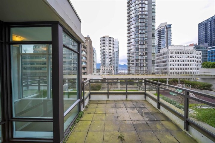 Photo 24 at 303 - 1211 Melville Street, Coal Harbour, Vancouver West