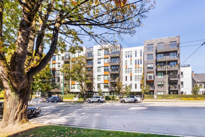 Photo 2 at 204 - 2235 E Broadway Street, Grandview Woodland, Vancouver East