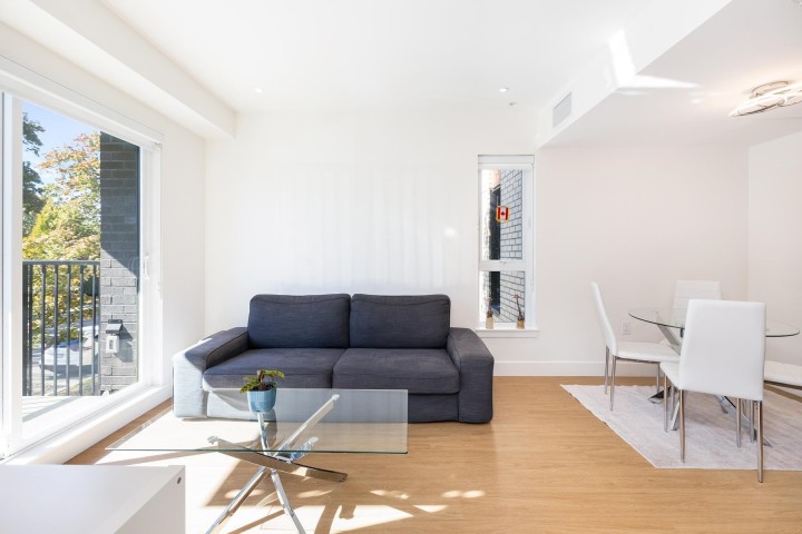 Photo 6 at 204 - 2235 E Broadway Street, Grandview Woodland, Vancouver East