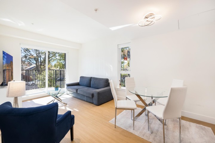 Photo 5 at 204 - 2235 E Broadway Street, Grandview Woodland, Vancouver East
