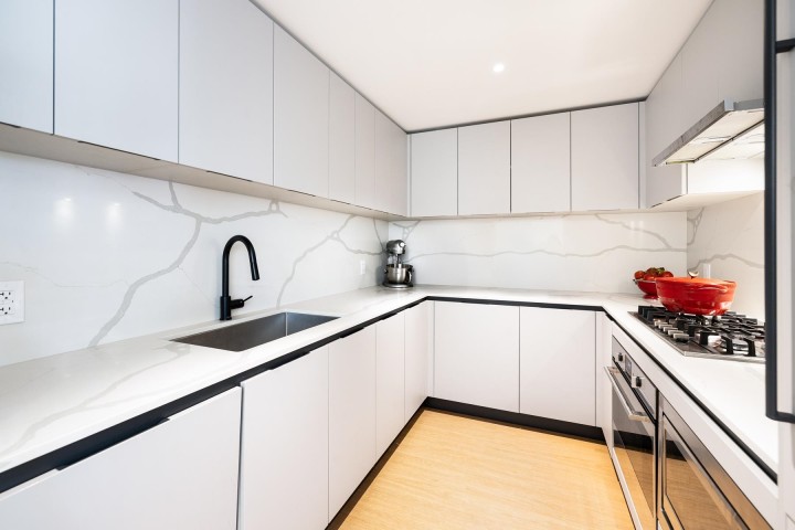 Photo 4 at 204 - 2235 E Broadway Street, Grandview Woodland, Vancouver East