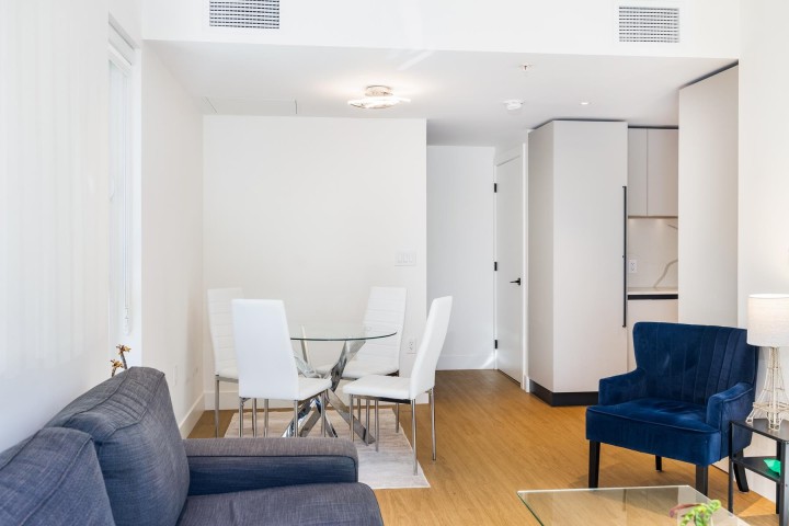 Photo 8 at 204 - 2235 E Broadway Street, Grandview Woodland, Vancouver East