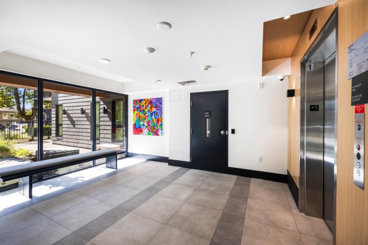 Photo 21 at 204 - 2235 E Broadway Street, Grandview Woodland, Vancouver East