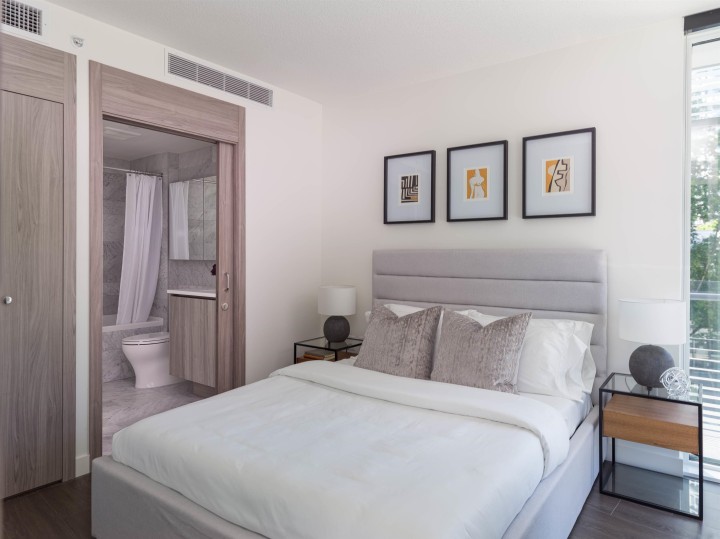 Photo 12 at 306 - 89 Nelson Street, Yaletown, Vancouver West