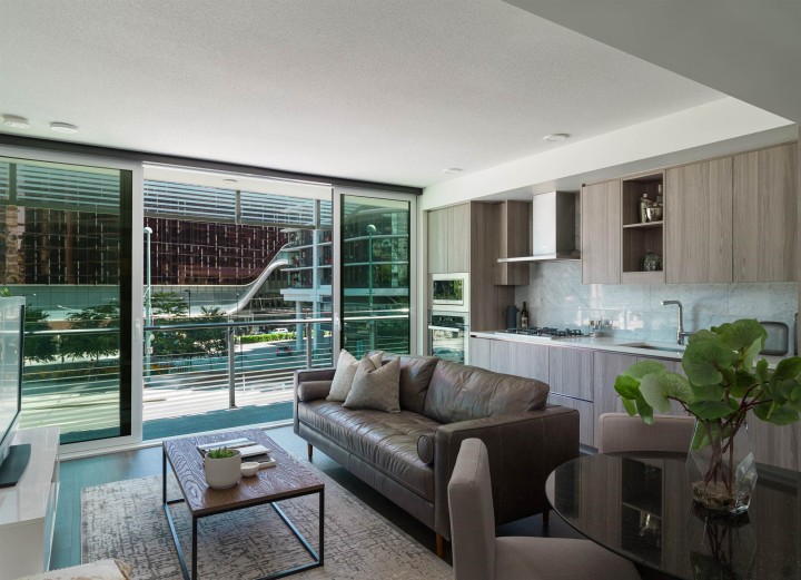 Photo 8 at 306 - 89 Nelson Street, Yaletown, Vancouver West